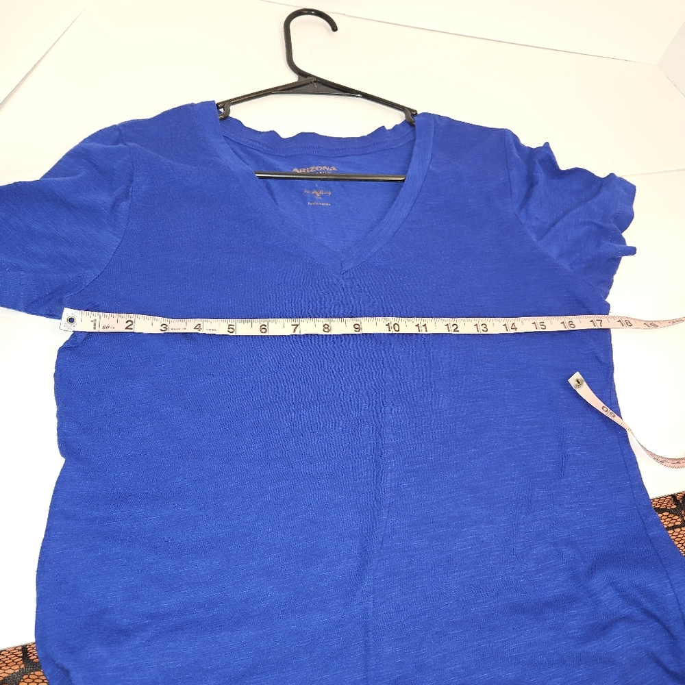 Arizona Junior's Tee Size Large No Stains No Tears - Picture 4 of 5